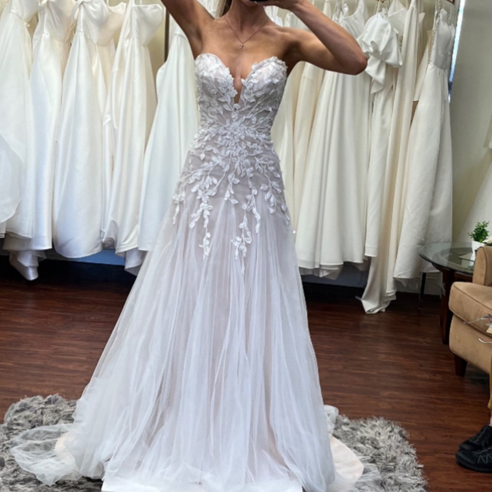 Brand new wedding dress